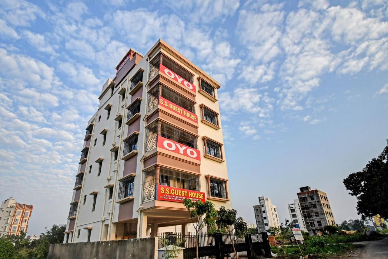 Oyo Flagship 84655 S S Guest House Kolkata Exterior photo